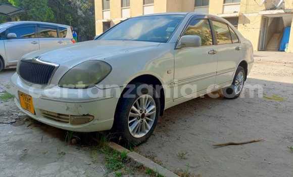 Buy Used Mercedes-Benz C-Classe White Car in Bariadi in Simiyu