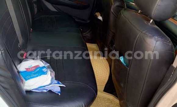 Nunua Ilio tumika Mercedes-Benz C-Classe Nyeupe Gari ndani ya Bariadi nchini Simiyu Nunua Ilio tumika Mercedes-Benz C-Classe Nyeupe Gari ndani ya Bariadi nchini Simiyu