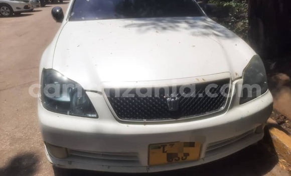 Buy Used Toyota Crown White Car in Biharamulo in Kagera