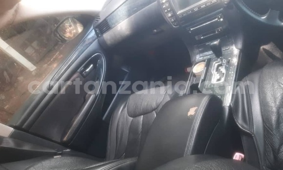 Nunua Ilio tumika Toyota Crown Nyeupe Gari ndani ya Biharamulo nchini Kagera Nunua Ilio tumika Toyota Crown Nyeupe Gari ndani ya Biharamulo nchini Kagera