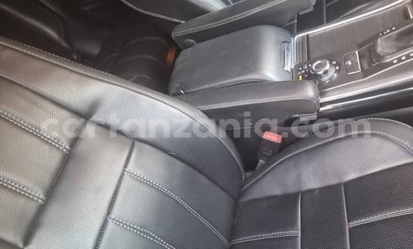 Nunua Ilio tumika Range Rover Range Rover Nyeusi Gari ndani ya Biharamulo nchini Kagera Nunua Ilio tumika Range Rover Range Rover Nyeusi Gari ndani ya Biharamulo nchini Kagera
