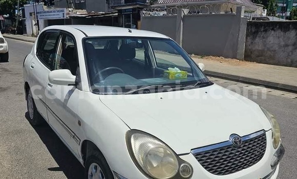 Nunua Ilio tumika Toyota Vitz Nyeupe Gari ndani ya Biharamulo nchini Kagera Nunua Ilio tumika Toyota Vitz Nyeupe Gari ndani ya Biharamulo nchini Kagera