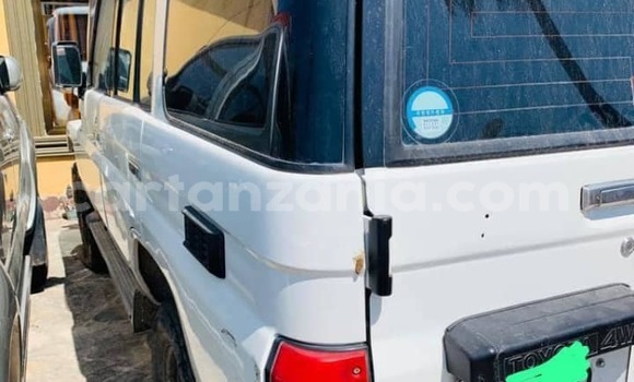 Nunua Ilio tumika Toyota Land Cruiser Nyeupe Gari ndani ya Bariadi nchini Simiyu Nunua Ilio tumika Toyota Land Cruiser Nyeupe Gari ndani ya Bariadi nchini Simiyu