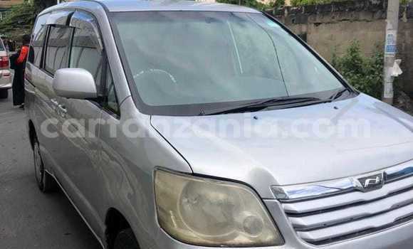 Nunua Ilio tumika Toyota Noah Nyingine Gari ndani ya Bariadi nchini Simiyu Nunua Ilio tumika Toyota Noah Nyingine Gari ndani ya Bariadi nchini Simiyu