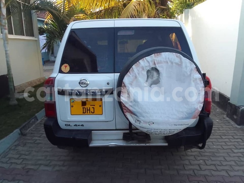 Big with watermark nissan patrol kigoma buhigwe 20009