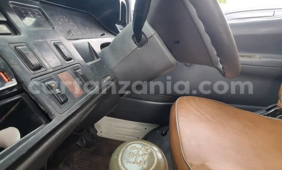 Nunua Ilio tumika Toyota Hiace Nyeupe Gari ndani ya Dar es Salaam nchini Dar es Salaam Nunua Ilio tumika Toyota Hiace Nyeupe Gari ndani ya Dar es Salaam nchini Dar es Salaam