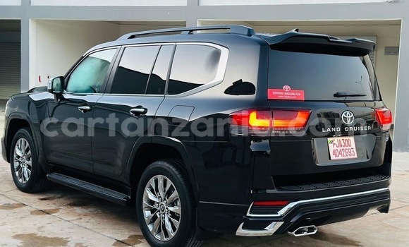 Nunua Imported Toyota Land Cruiser Nyeusi Gari ndani ya Dar es Salaam nchini Dar es Salaam Nunua Imported Toyota Land Cruiser Nyeusi Gari ndani ya Dar es Salaam nchini Dar es Salaam