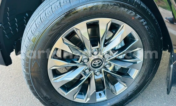 Nunua Imported Toyota Land Cruiser Nyeusi Gari ndani ya Dar es Salaam nchini Dar es Salaam Nunua Imported Toyota Land Cruiser Nyeusi Gari ndani ya Dar es Salaam nchini Dar es Salaam