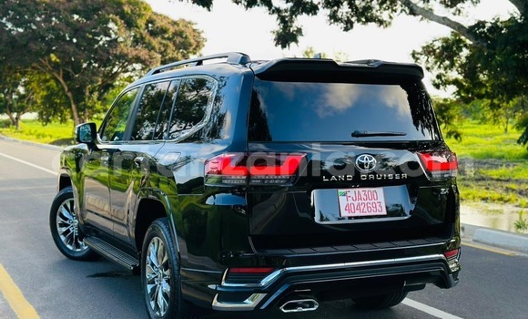 Nunua Imported Toyota Land Cruiser Nyeusi Gari ndani ya Dar es Salaam nchini Dar es Salaam Nunua Imported Toyota Land Cruiser Nyeusi Gari ndani ya Dar es Salaam nchini Dar es Salaam