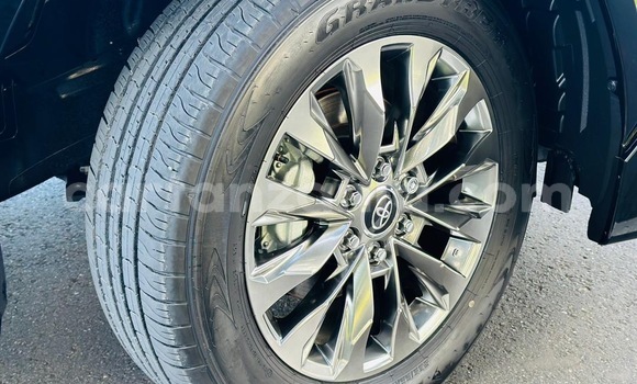 Nunua Imported Toyota Land Cruiser Nyeusi Gari ndani ya Dar es Salaam nchini Dar es Salaam Nunua Imported Toyota Land Cruiser Nyeusi Gari ndani ya Dar es Salaam nchini Dar es Salaam