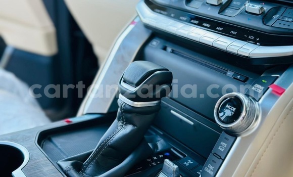 Nunua Imported Toyota Land Cruiser Nyeusi Gari ndani ya Dar es Salaam nchini Dar es Salaam Nunua Imported Toyota Land Cruiser Nyeusi Gari ndani ya Dar es Salaam nchini Dar es Salaam