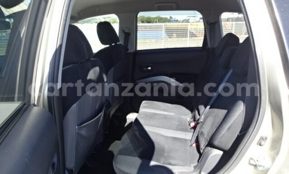 Nunua Imported Mitsubishi Outlander Beige Gari ndani ya Dar es Salaam nchini Dar es Salaam Nunua Imported Mitsubishi Outlander Beige Gari ndani ya Dar es Salaam nchini Dar es Salaam