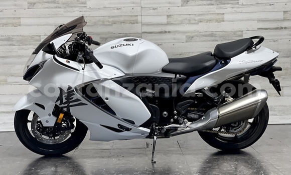 Buy Used Suzuki GSX-S White Bike in Biharamulo in Kagera Buy Used Suzuki GSX-S White Bike in Biharamulo in Kagera