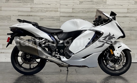 Buy Used Suzuki GSX-S White Bike in Biharamulo in Kagera Buy Used Suzuki GSX-S White Bike in Biharamulo in Kagera