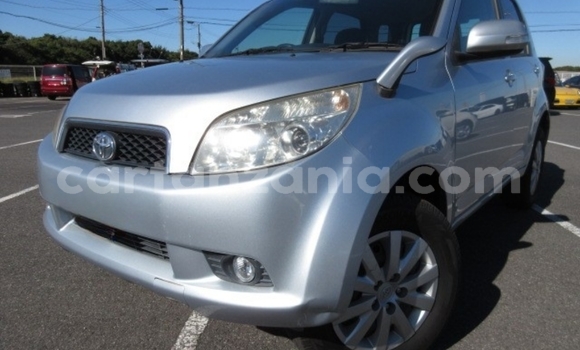 Nunua Imported Toyota Rush Fedha Gari ndani ya Dar es Salaam nchini Dar es Salaam
