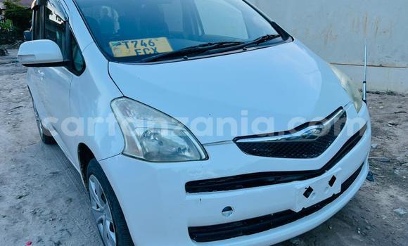 Buy Used Toyota Ractis White Car in Dar es Salaam in Dar es Salaam