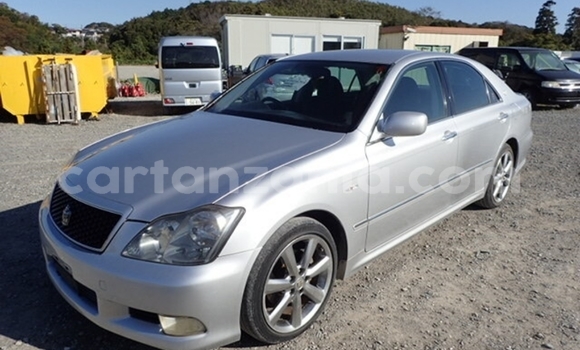 Nunua Imported Toyota Crown Fedha Gari ndani ya Dar es Salaam nchini Dar es Salaam Nunua Imported Toyota Crown Fedha Gari ndani ya Dar es Salaam nchini Dar es Salaam
