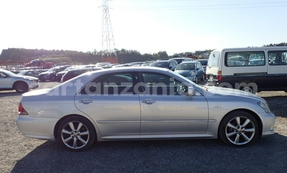 Nunua Imported Toyota Crown Fedha Gari ndani ya Dar es Salaam nchini Dar es Salaam Nunua Imported Toyota Crown Fedha Gari ndani ya Dar es Salaam nchini Dar es Salaam