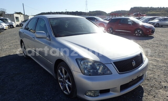 Nunua Imported Toyota Crown Fedha Gari ndani ya Dar es Salaam nchini Dar es Salaam Nunua Imported Toyota Crown Fedha Gari ndani ya Dar es Salaam nchini Dar es Salaam