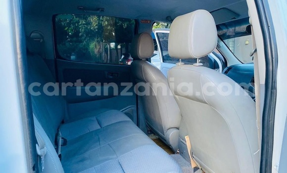 Buy Used Toyota Hilux White Car in Dar es Salaam in Dar es Salaam Buy Used Toyota Hilux White Car in Dar es Salaam in Dar es Salaam