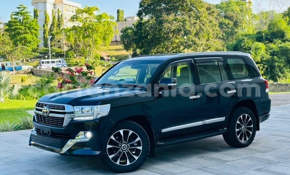 Buy Used Toyota Land Cruiser Black Car in Dar es Salaam in Dar es Salaam Buy Used Toyota Land Cruiser Black Car in Dar es Salaam in Dar es Salaam