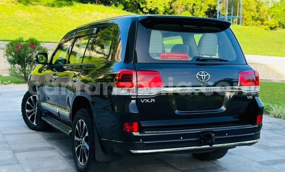 Buy Used Toyota Land Cruiser Black Car in Dar es Salaam in Dar es Salaam Buy Used Toyota Land Cruiser Black Car in Dar es Salaam in Dar es Salaam