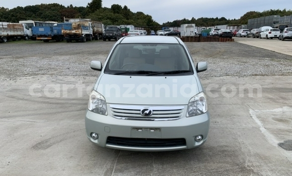 Nunua Imported Toyota Raum Kijani Gari ndani ya Dar es Salaam nchini Dar es Salaam