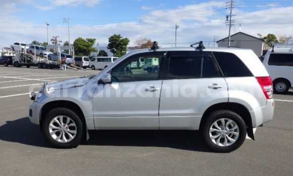 Nunua Imported Suzuki Escudo Fedha Gari ndani ya Dar es Salaam nchini Dar es Salaam Nunua Imported Suzuki Escudo Fedha Gari ndani ya Dar es Salaam nchini Dar es Salaam