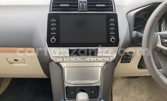 Nunua Ilio tumika Toyota Land Cruiser Prado Brown Gari ndani ya Bukombe nchini Geita Nunua Ilio tumika Toyota Land Cruiser Prado Brown Gari ndani ya Bukombe nchini Geita
