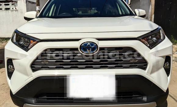 Nunua Imported Toyota RAV4 Nyeupe Gari ndani ya Dar es Salaam nchini Dar es Salaam Nunua Imported Toyota RAV4 Nyeupe Gari ndani ya Dar es Salaam nchini Dar es Salaam