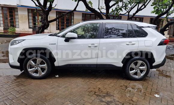 Buy Import Toyota RAV4 White Car in Dar es Salaam in Dar es Salaam Buy Import Toyota RAV4 White Car in Dar es Salaam in Dar es Salaam