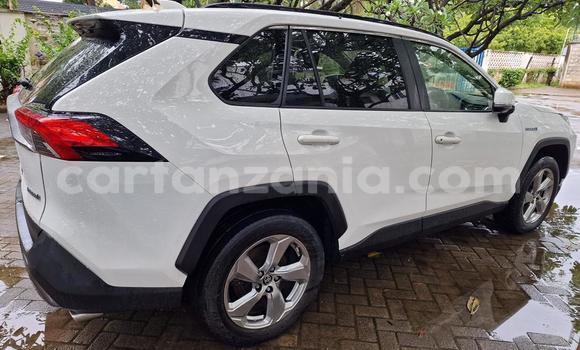 Buy Import Toyota RAV4 White Car in Dar es Salaam in Dar es Salaam Buy Import Toyota RAV4 White Car in Dar es Salaam in Dar es Salaam