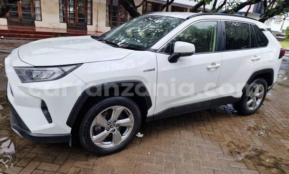 Buy Import Toyota RAV4 White Car in Dar es Salaam in Dar es Salaam Buy Import Toyota RAV4 White Car in Dar es Salaam in Dar es Salaam