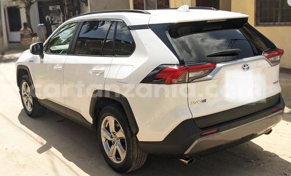 Buy Import Toyota RAV4 White Car in Dar es Salaam in Dar es Salaam Buy Import Toyota RAV4 White Car in Dar es Salaam in Dar es Salaam
