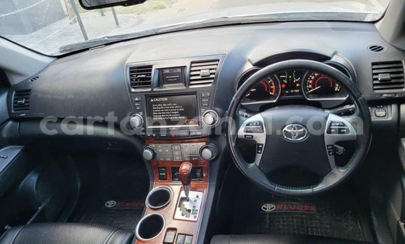 Buy Used Toyota Kluger Other Car in Babati Urban in Manyara Buy Used Toyota Kluger Other Car in Babati Urban in Manyara