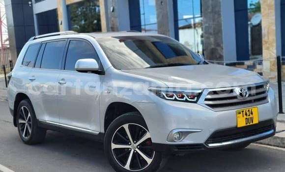 Buy Used Toyota Kluger Other Car in Babati Urban in Manyara Buy Used Toyota Kluger Other Car in Babati Urban in Manyara