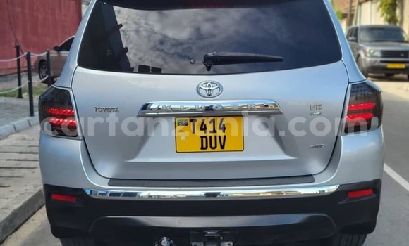Buy Used Toyota Kluger Other Car in Babati Urban in Manyara Buy Used Toyota Kluger Other Car in Babati Urban in Manyara