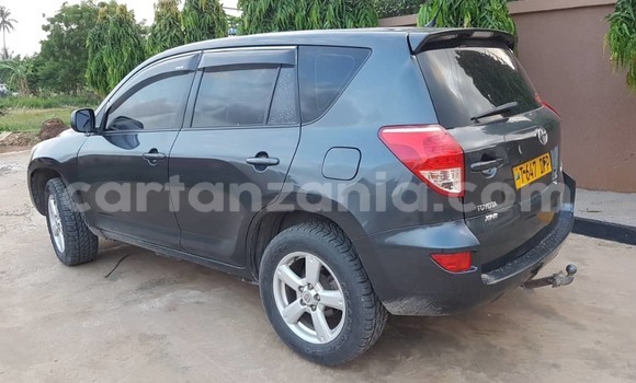 Nunua Ilio tumika Toyota RAV4 Nyeusi Gari ndani ya Dar es Salaam nchini Dar es Salaam Nunua Ilio tumika Toyota RAV4 Nyeusi Gari ndani ya Dar es Salaam nchini Dar es Salaam