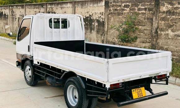 Buy Used Mitsubishi Carisma White Car in Bariadi in Simiyu Buy Used Mitsubishi Carisma White Car in Bariadi in Simiyu