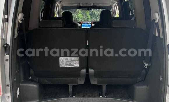 Nunua Ilio tumika Toyota Noah Nyingine Gari ndani ya Bahi nchini Dodoma Nunua Ilio tumika Toyota Noah Nyingine Gari ndani ya Bahi nchini Dodoma