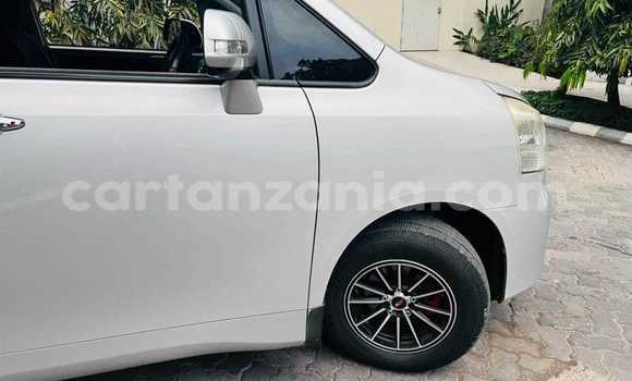 Nunua Ilio tumika Toyota Noah Nyingine Gari ndani ya Bahi nchini Dodoma Nunua Ilio tumika Toyota Noah Nyingine Gari ndani ya Bahi nchini Dodoma