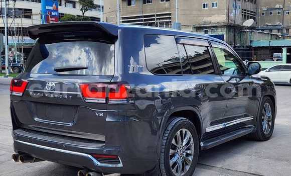Nunua Ilio tumika Toyota Land Cruiser Nyeusi Gari ndani ya Bahi nchini Dodoma Nunua Ilio tumika Toyota Land Cruiser Nyeusi Gari ndani ya Bahi nchini Dodoma
