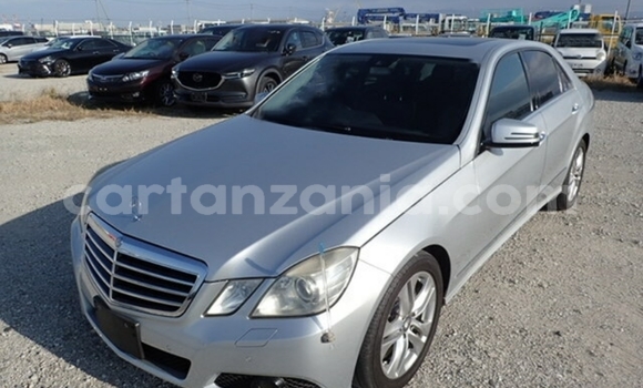 Nunua Imported Mercedes‒Benz E–Class Fedha Gari ndani ya Dar es Salaam nchini Dar es Salaam Nunua Imported Mercedes‒Benz E–Class Fedha Gari ndani ya Dar es Salaam nchini Dar es Salaam