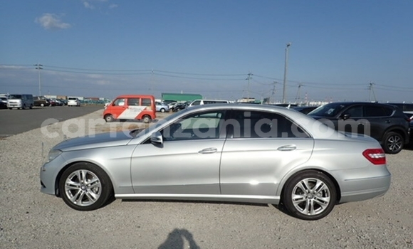 Nunua Imported Mercedes‒Benz E–Class Fedha Gari ndani ya Dar es Salaam nchini Dar es Salaam Nunua Imported Mercedes‒Benz E–Class Fedha Gari ndani ya Dar es Salaam nchini Dar es Salaam