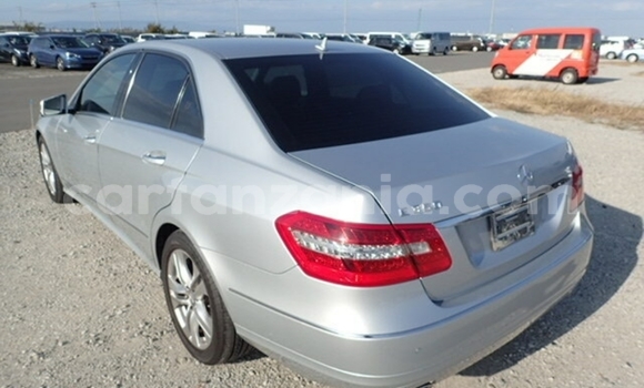Nunua Imported Mercedes‒Benz E–Class Fedha Gari ndani ya Dar es Salaam nchini Dar es Salaam Nunua Imported Mercedes‒Benz E–Class Fedha Gari ndani ya Dar es Salaam nchini Dar es Salaam
