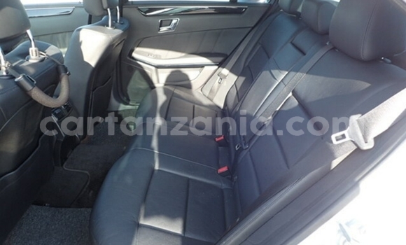 Nunua Imported Mercedes‒Benz E–Class Fedha Gari ndani ya Dar es Salaam nchini Dar es Salaam Nunua Imported Mercedes‒Benz E–Class Fedha Gari ndani ya Dar es Salaam nchini Dar es Salaam