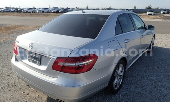 Nunua Imported Mercedes‒Benz E–Class Fedha Gari ndani ya Dar es Salaam nchini Dar es Salaam Nunua Imported Mercedes‒Benz E–Class Fedha Gari ndani ya Dar es Salaam nchini Dar es Salaam