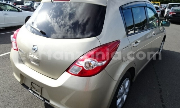 Nunua Imported Nissan Tiida Beige Gari ndani ya Dar es Salaam nchini Dar es Salaam Nunua Imported Nissan Tiida Beige Gari ndani ya Dar es Salaam nchini Dar es Salaam