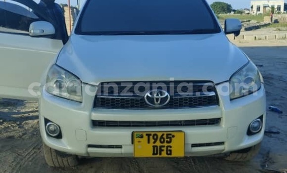 Buy Used Toyota RAV4 White Car in Dar es Salaam in Dar es Salaam Buy Used Toyota RAV4 White Car in Dar es Salaam in Dar es Salaam