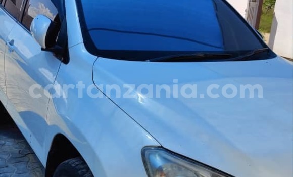 Buy Used Toyota RAV4 White Car in Dar es Salaam in Dar es Salaam Buy Used Toyota RAV4 White Car in Dar es Salaam in Dar es Salaam